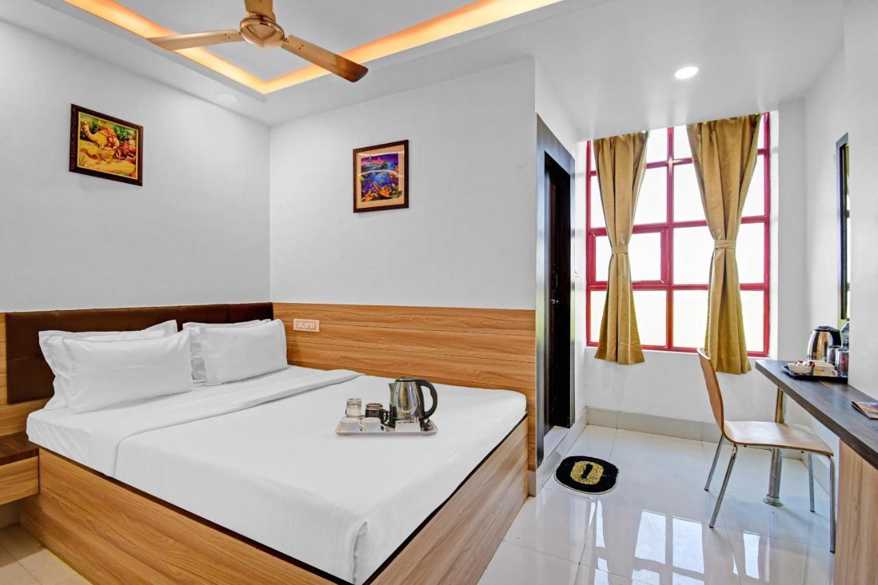 Oyo Townhouse 779 Gods County Hotel Tarapith Exterior foto