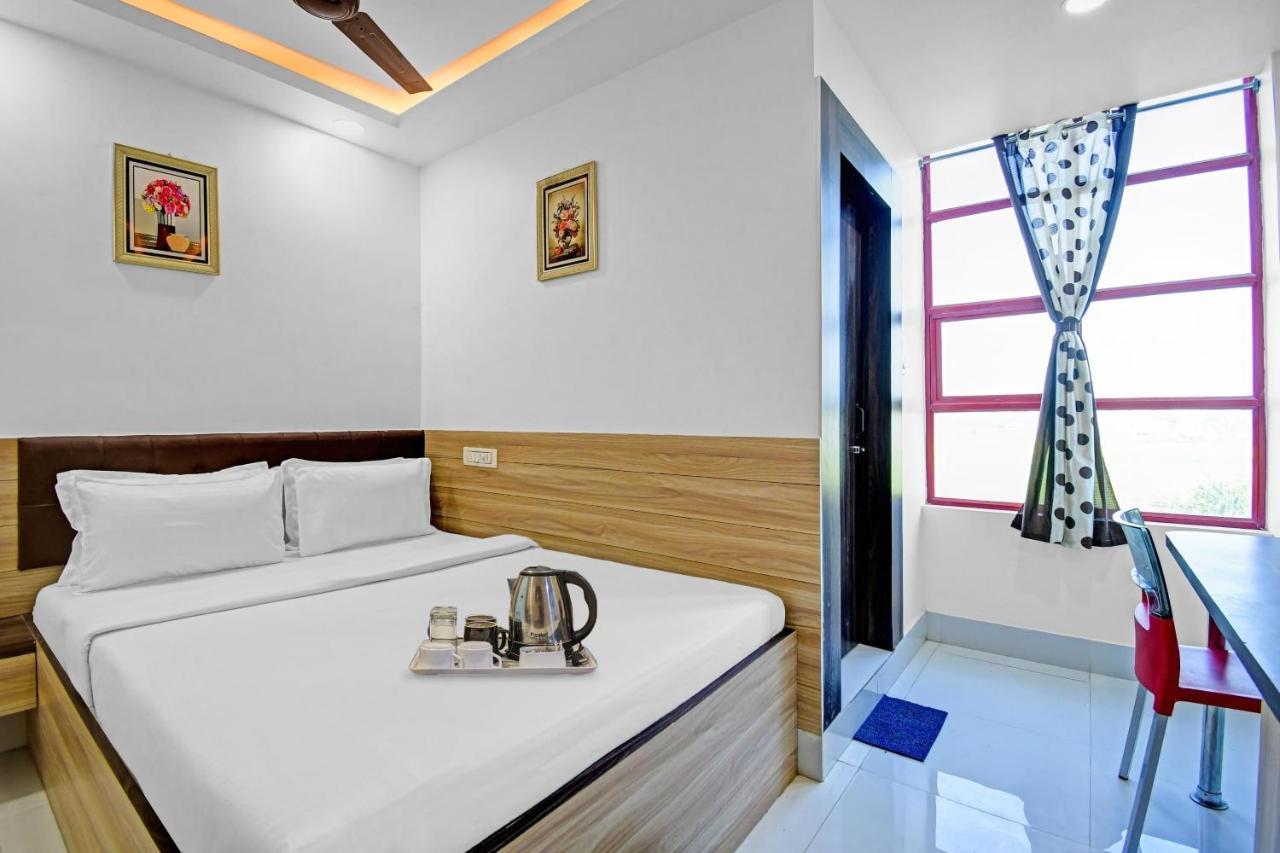 Oyo Townhouse 779 Gods County Hotel Tarapith Exterior foto