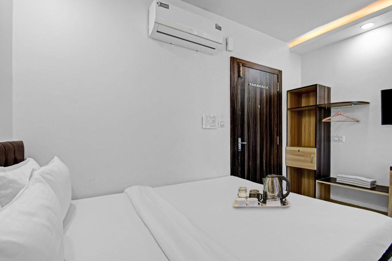 Oyo Townhouse 779 Gods County Hotel Tarapith Exterior foto