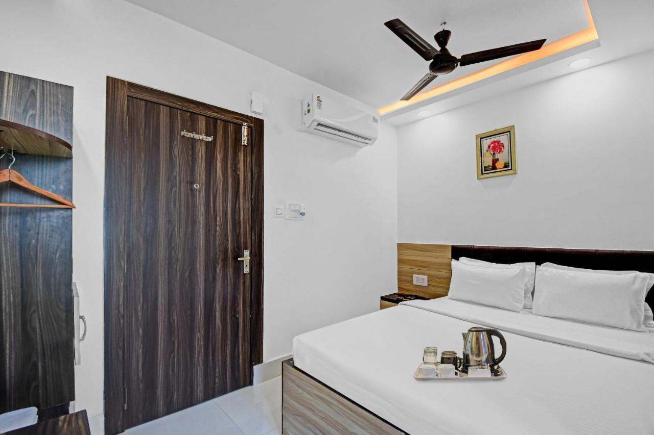 Oyo Townhouse 779 Gods County Hotel Tarapith Exterior foto
