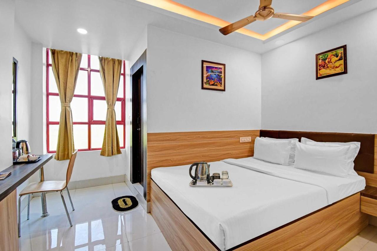 Oyo Townhouse 779 Gods County Hotel Tarapith Exterior foto